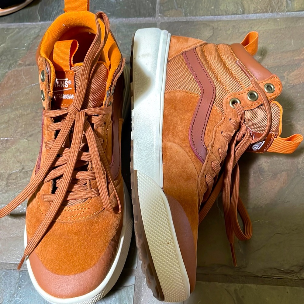 Vans suede hi top EUC